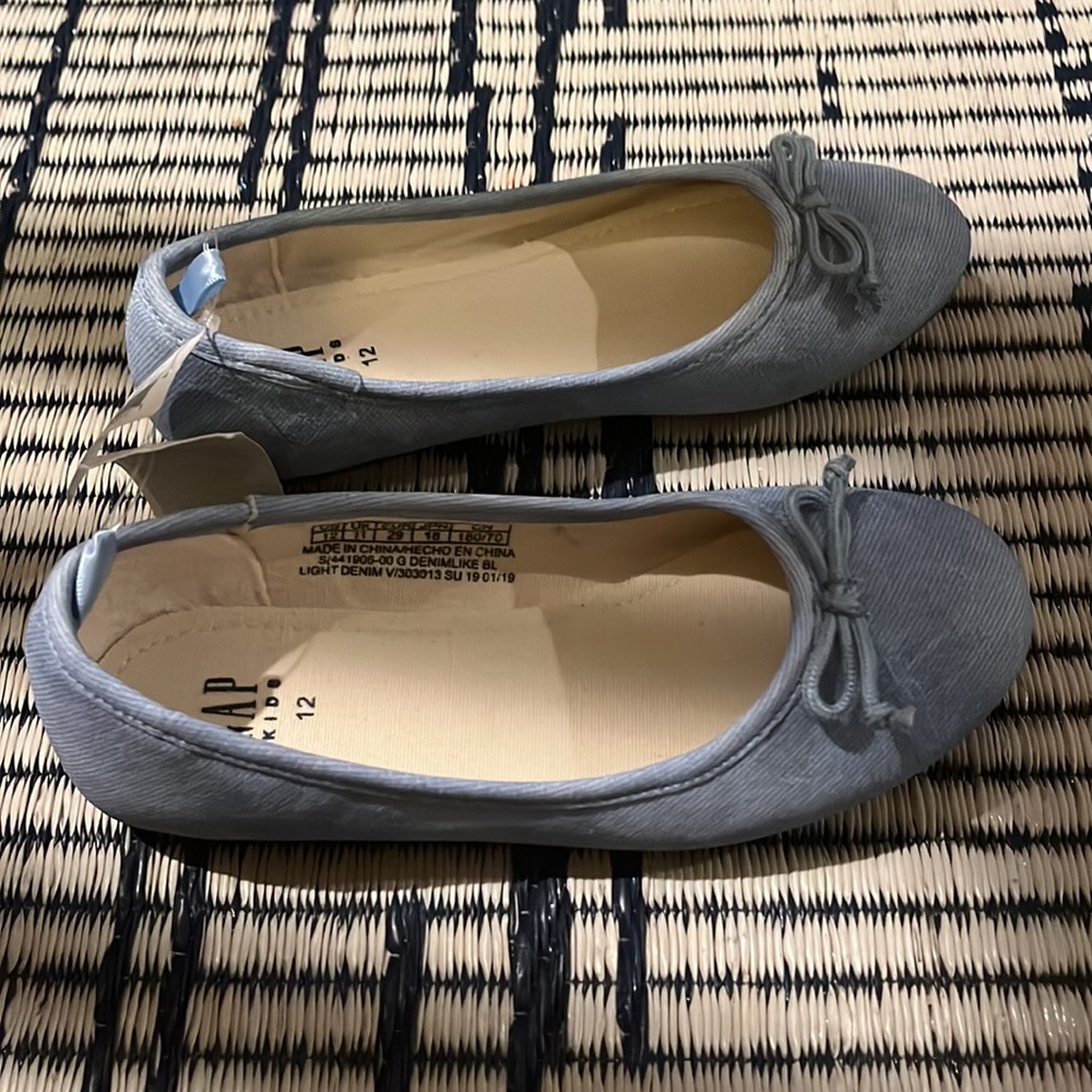 NWT Gap chambray ballet flats